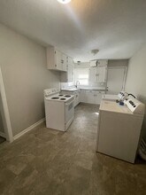 1851 S Grove St in Wichita, KS - Building Photo - Building Photo