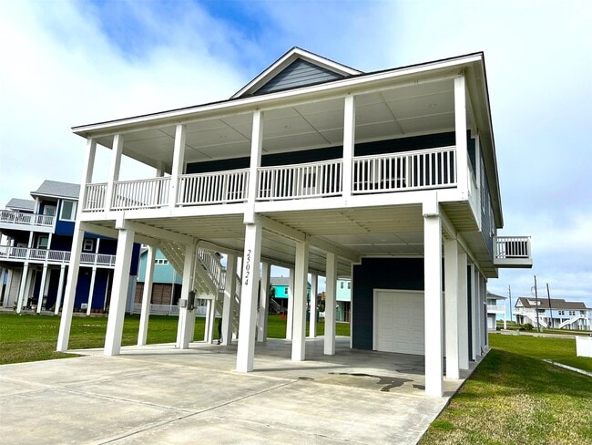 25024 Sausalito Dr in Galveston, TX - Building Photo - Building Photo