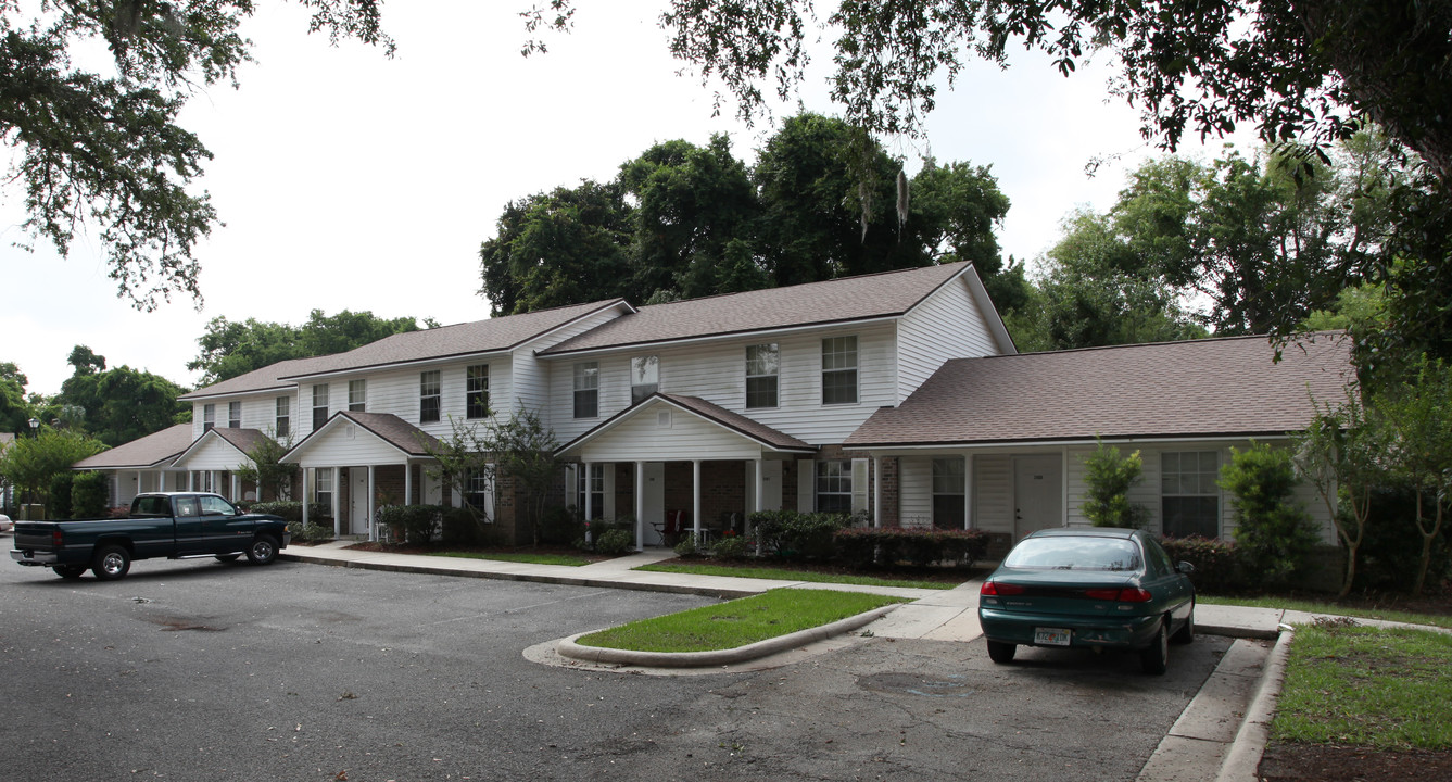 Post Oak Apartments in Fernandina Beach, FL - Foto de edificio