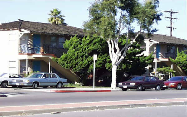 4004-4018 Mission Blvd in San Diego, CA - Building Photo