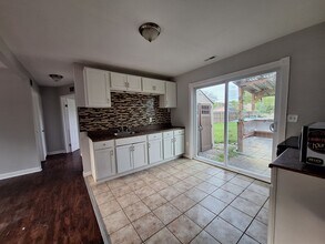 26536 Kathy St in Roseville, MI - Building Photo - Building Photo