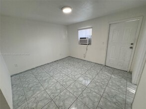 2148 NW 18th Terrace in Miami, FL - Building Photo - Building Photo