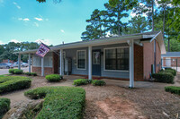 Summer Tree in Albany, GA - Building Photo - Building Photo