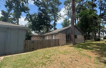2126 Millhouse Rd in Houston, TX - Building Photo - Building Photo