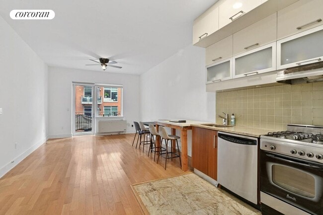 4126 27th St in Queens, NY - Building Photo - Building Photo