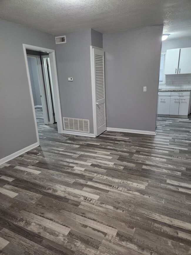 1025 S St Clair St in Wichita, KS - Building Photo - Building Photo