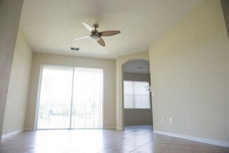 909 Seminole Palms Dr in Lake Worth, FL - Foto de edificio - Building Photo