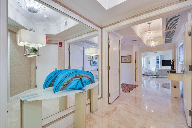 5050 N Ocean Dr in Riviera Beach, FL - Building Photo - Building Photo