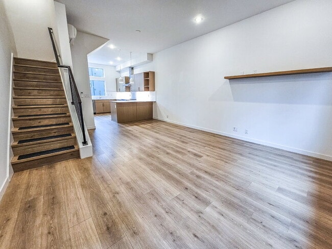 2425 S Plum St in Seattle, WA - Building Photo - Building Photo