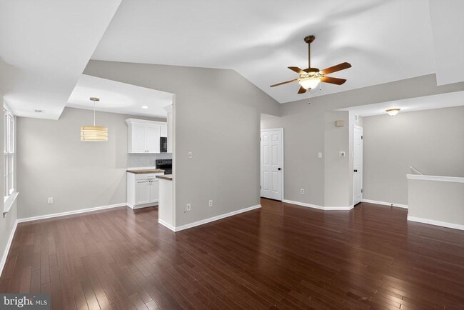 8022 Beacon Hill Dr in Southampton, PA - Building Photo - Building Photo