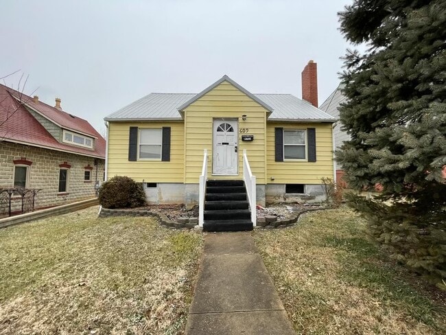 property at 609 E 12th St