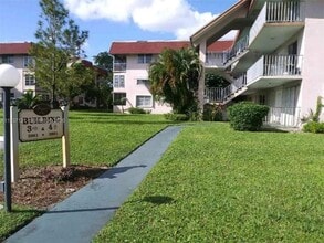 3061 NW 47th Terrace in Lauderdale Lakes, FL - Building Photo - Building Photo