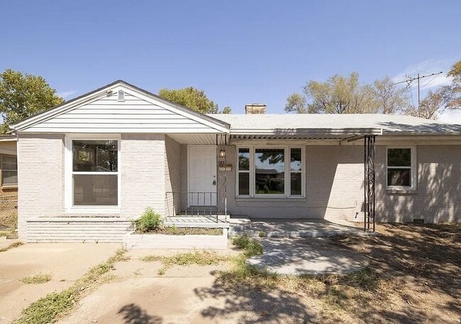 property at 1222 E Del Mar St