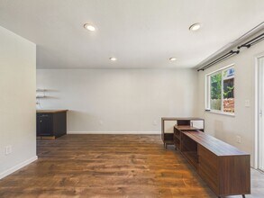 2444 Frances St in Oakland, CA - Building Photo - Building Photo