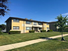 1531 Balmoral Ave in Westchester, IL - Building Photo