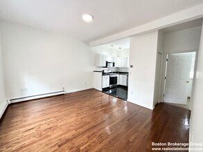 269 Bolton St, Unit #2B in Boston, MA - Building Photo - Building Photo