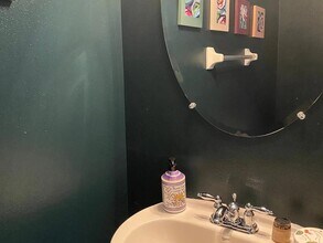 1077 Cheval Dr in Vero Beach, FL - Foto de edificio - Building Photo