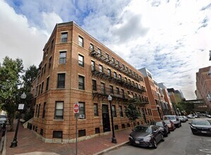 34 East Newton St, Unit 2 in Boston, MA - Foto de edificio - Building Photo