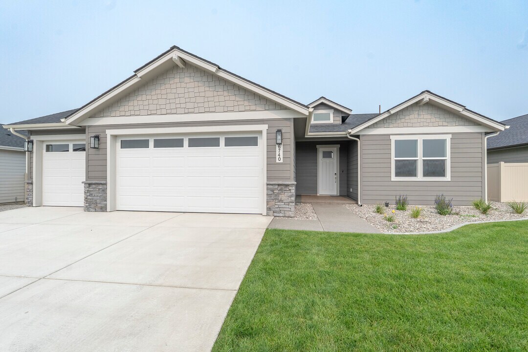 5417 N Government Wy in Coeur d'Alene, ID - Building Photo