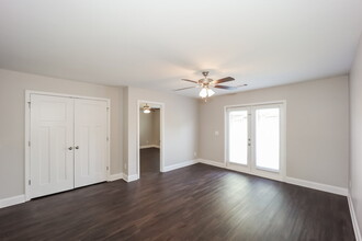 105 Colony Park Ln in Locust Grove, GA - Building Photo - Building Photo