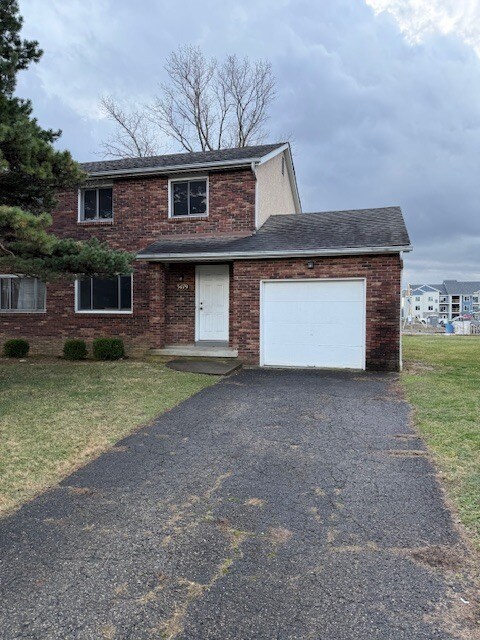 3479 Westpoint Dr in Columbus, OH - Building Photo