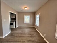 1329 Memorial Dr photo'