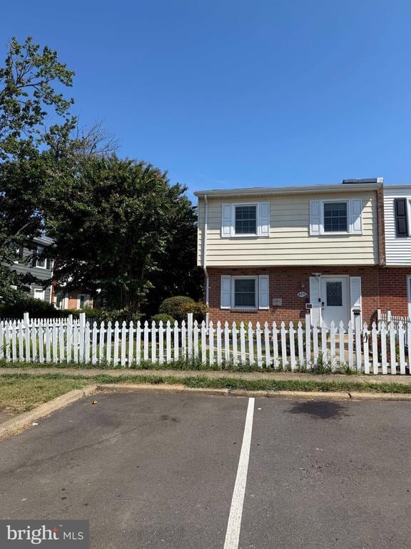 2313 McClellan Ct