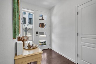 25325 Parklane Dr in Hayward, CA - Building Photo - Building Photo