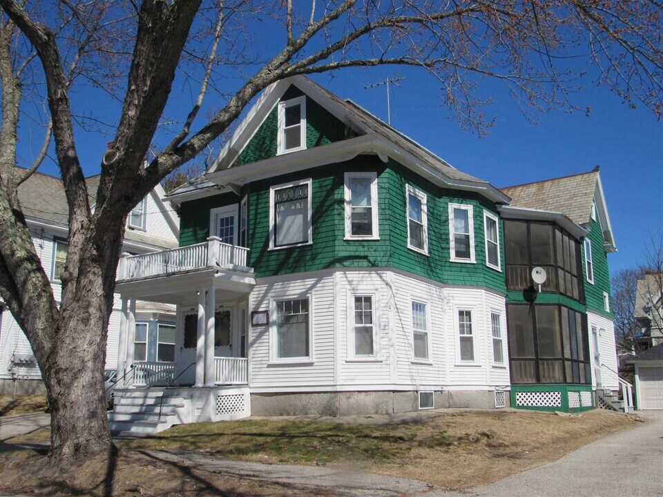 247 Walnut St in Manchester, NH - Building Photo