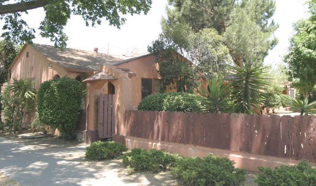 18th Street Apartments in Modesto, CA - Building Photo - Building Photo