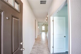 421 Autumn Leaf Rd in Hutto, TX - Building Photo - Building Photo