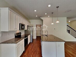 8649 Highfield Ave in Jacksonville, FL - Foto de edificio - Building Photo