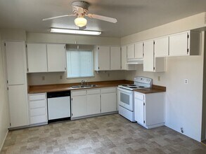 1057 Diablo Ave in Chico, CA - Building Photo - Building Photo