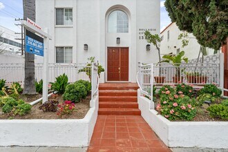 1338 Yale St, Unit A in Santa Monica, CA - Foto de edificio - Building Photo