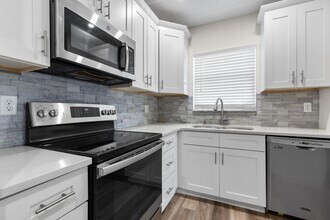 8406 W Sample Rd in Coral Springs, FL - Building Photo - Building Photo