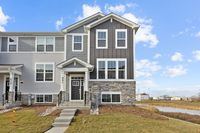 541 Wolverine Dr in Aurora, IL - Building Photo - Building Photo