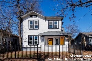 109 Blue Bonnet St in San Antonio, TX - Building Photo