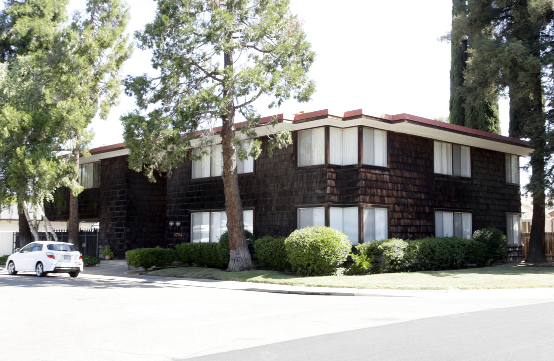 3704 Bonnie Ln in Stockton, CA - Foto de edificio