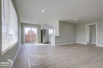 2552 Violet St in San Diego, CA - Building Photo - Building Photo