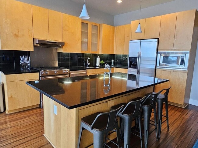 555 E 5th St. in Austin, TX - Building Photo - Building Photo