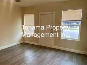 1033 Cedar St in Red Bluff, CA - Building Photo - Building Photo