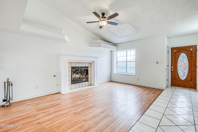 12103 Royal Woods Dr in El Paso, TX - Building Photo - Building Photo