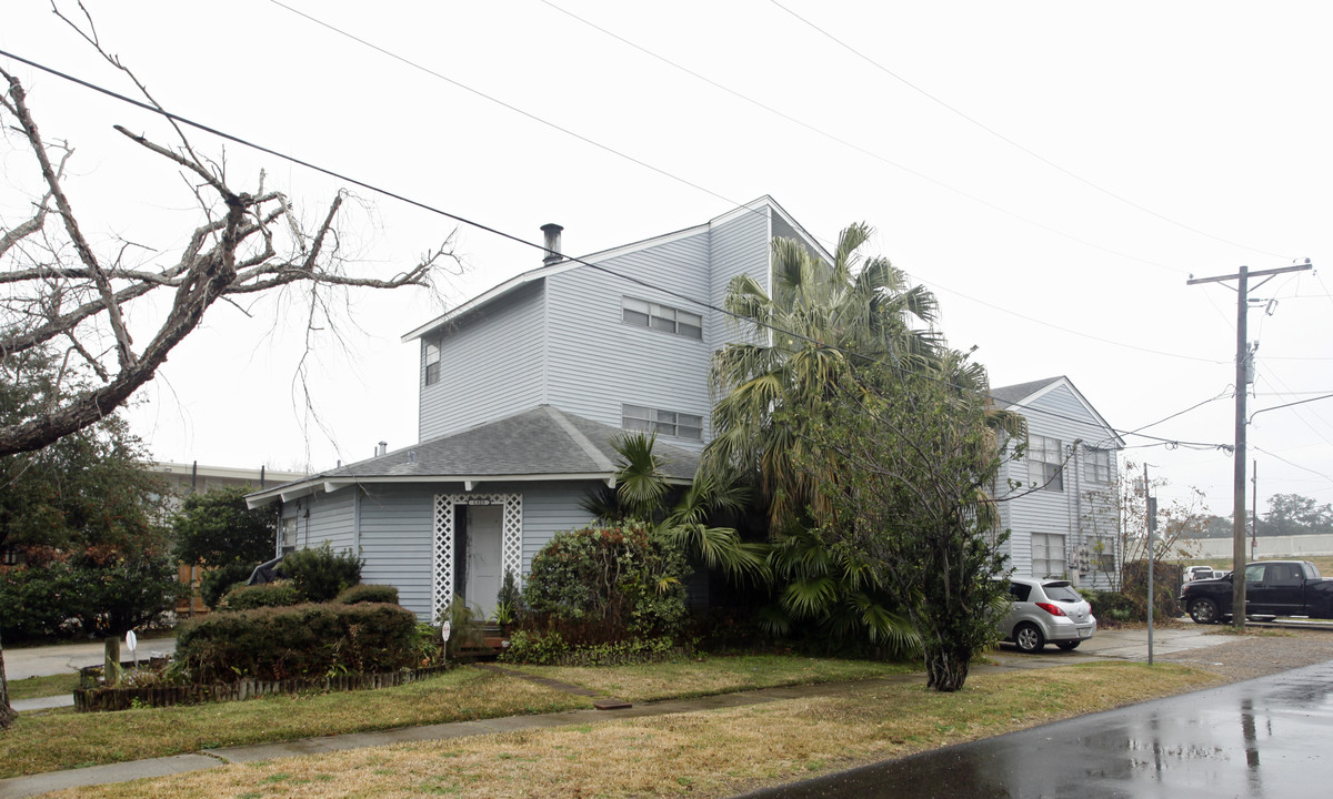 1325 Lake Ave in Metairie, LA - Foto de edificio