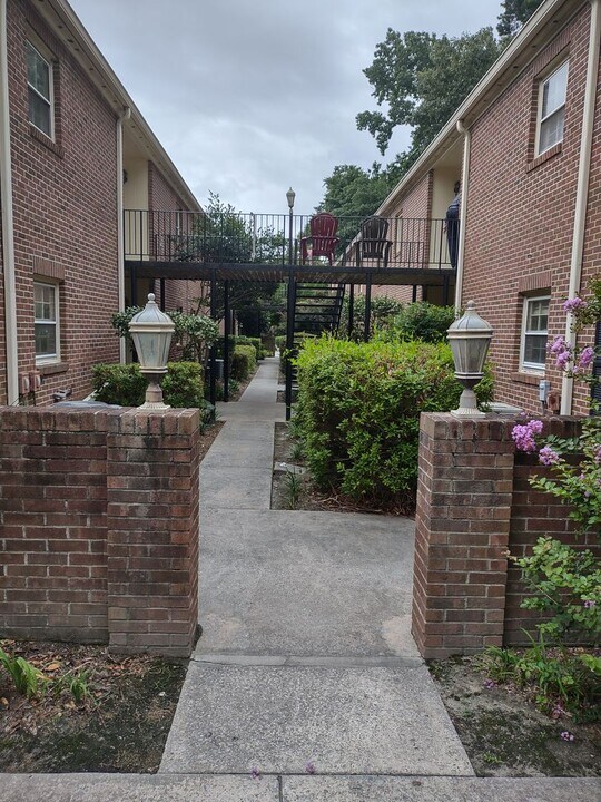 5516 Lakeshore Dr in Columbia, SC - Building Photo