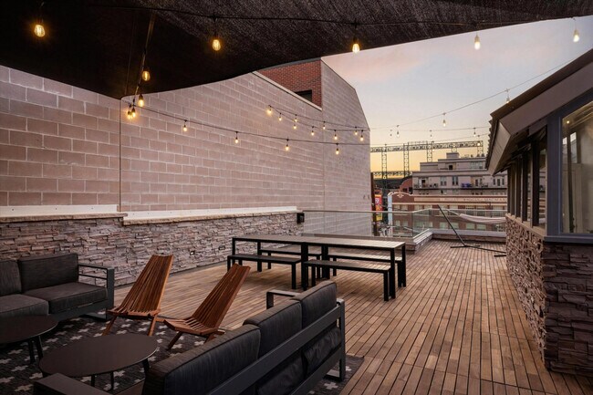 2109 Larimer St in Denver, CO - Building Photo - Building Photo