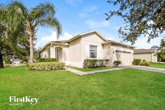 5771 Quinton Way in Mount Dora, FL - Foto de edificio - Building Photo