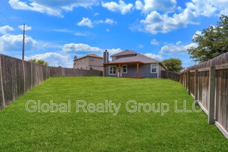 6108 Merion Way in Schertz, TX - Building Photo - Building Photo
