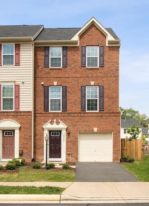 22859 Chestnut Oak Ter in Sterling, VA - Building Photo