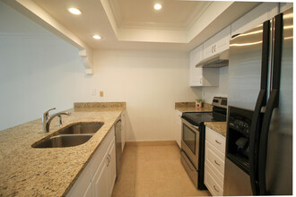 1437 White Pine Dr in Wellington, FL - Foto de edificio - Building Photo