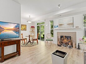 18930 Bothell Everett Hwy in Bothell, WA - Building Photo